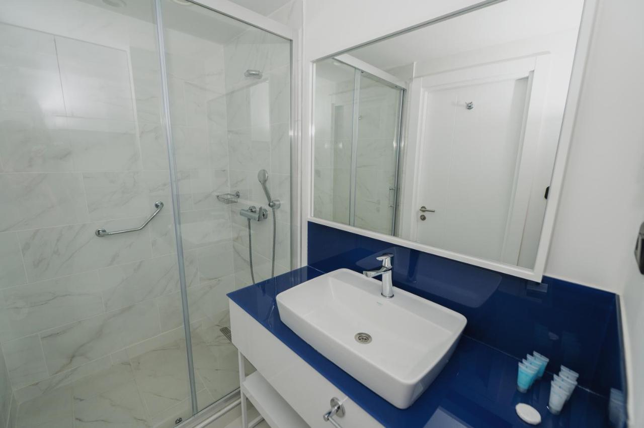 Blue Orbi City Hotel Batumi Exterior foto